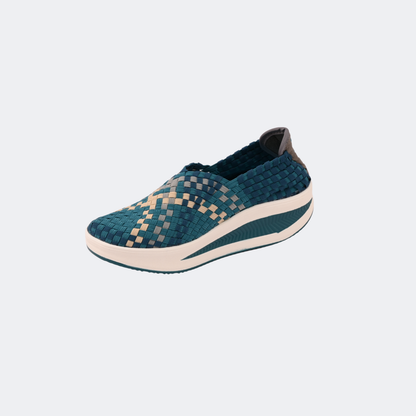 Blue woven sneaker on a light gray background | Vogelle